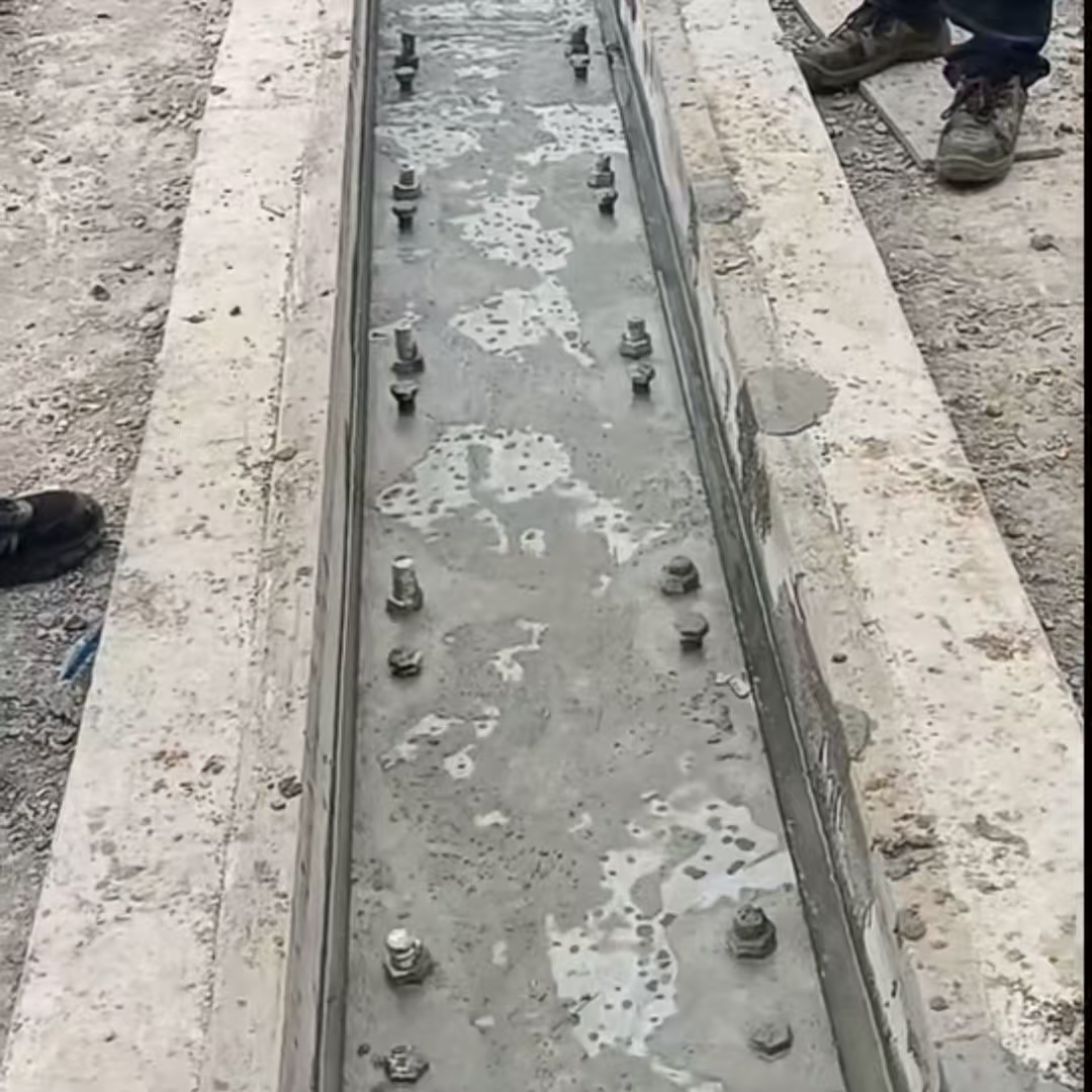 慈溪港口码头起重机龙门吊重型机械设备稳固用早强快凝轨道胶泥